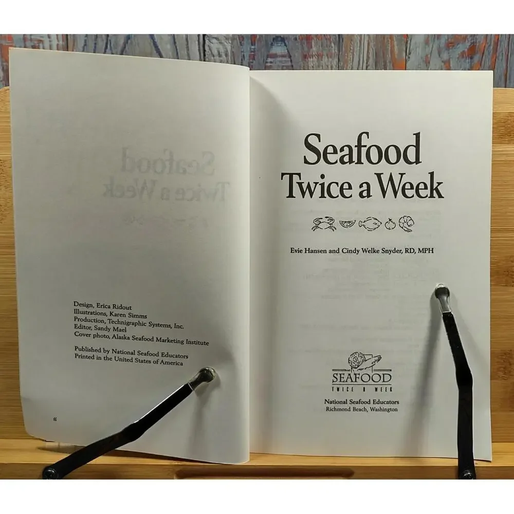 Seafood Twice a Week by Evie Hansen‎ & Cindy Snyder, MPH, RD - Food & Drink Book